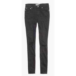 Mid-Rise Skinny Jeans in Black Sea